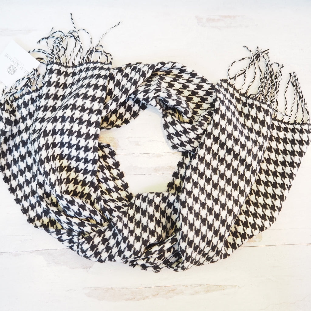Houndstooth Scarf - Girl Be Brave